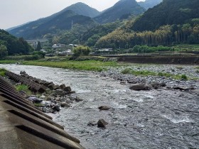 釜の口バス停(少し上)