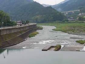 舟形橋より（下流）