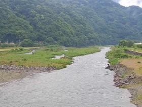 メロディ橋より（上流）